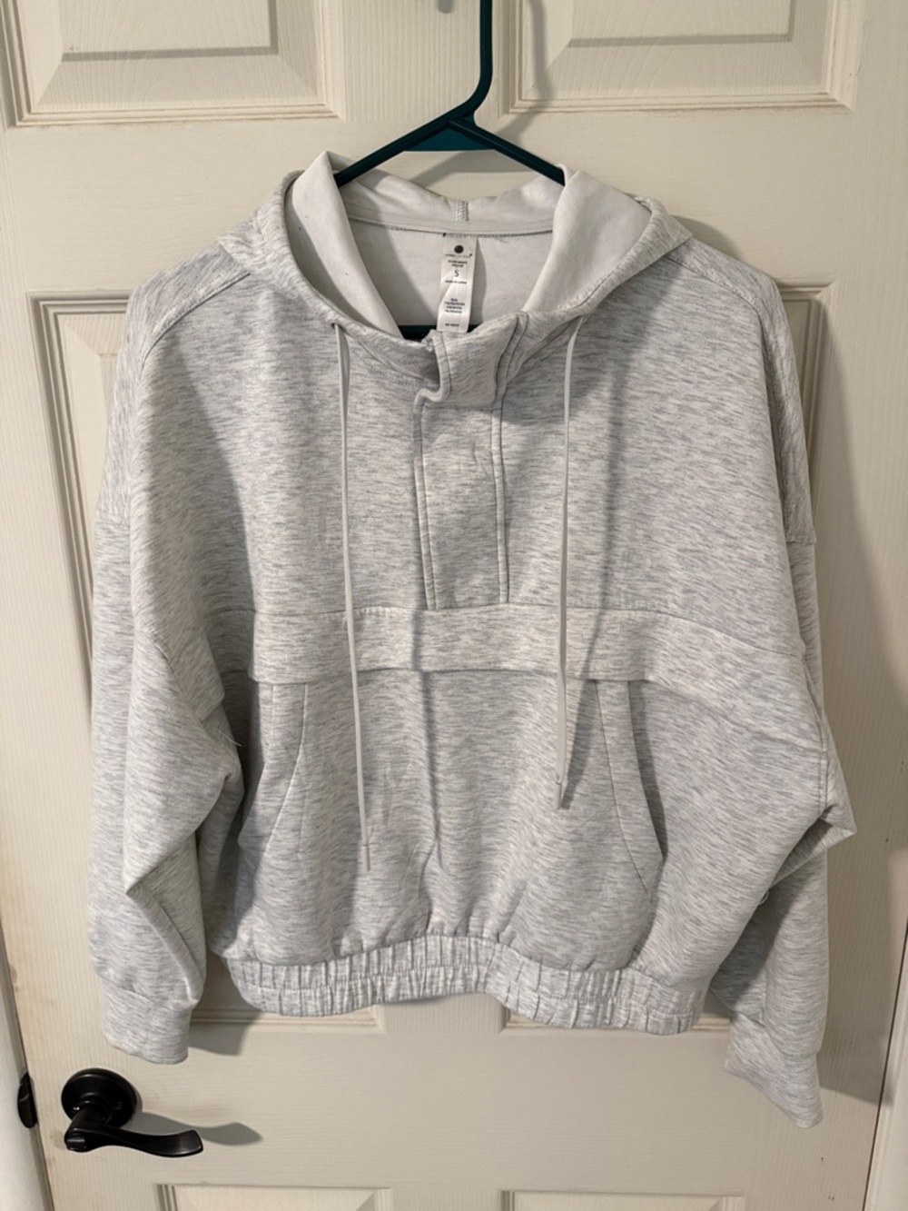 Yogalicious Light Gray Hooded Women's Pullover Sweater